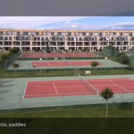Récent De 80 M² , Piscine, Climatisation, Calme, Idéal Famille