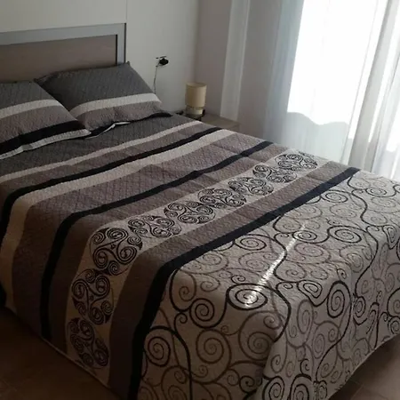 Récent De 80 M² , Piscine, Climatisation, Calme, Idéal Famille