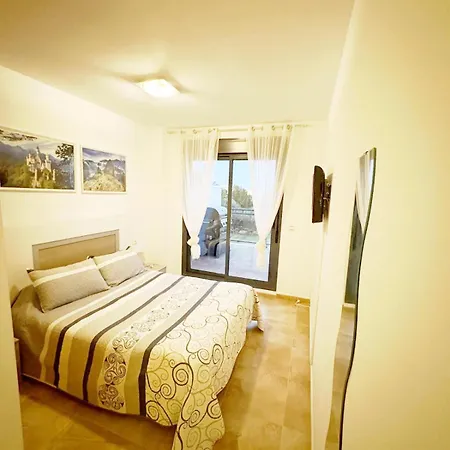 Récent De 80 M² , Piscine, Climatisation, Calme, Idéal Famille